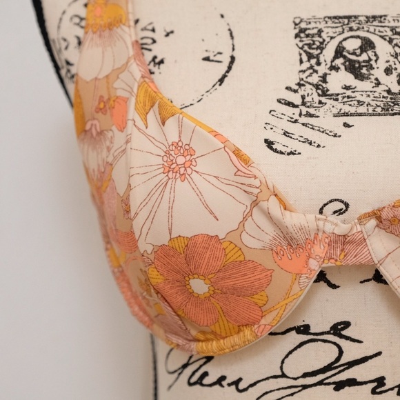 NWT Volcom Bloom Shaka Underwire Bikini Top Floral Size Large Eco True - Picture 7 of 13